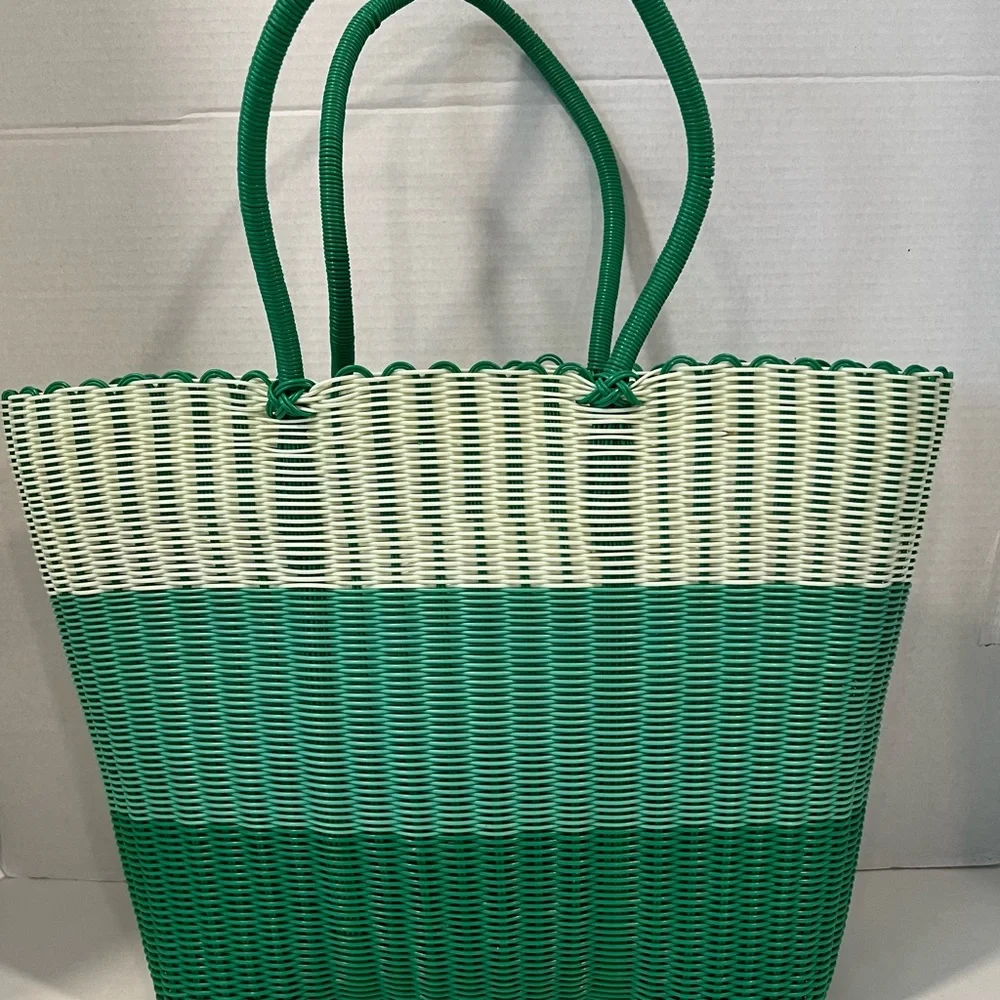 Elegant Green and Cream Hand-Woven Plastic Tote Bag Beach Summer Shopping